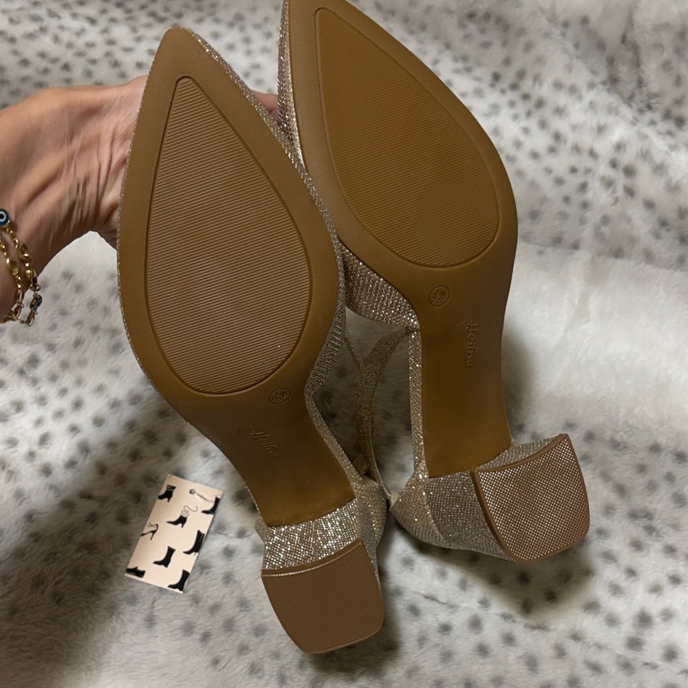 Hosio Glittering Gold Women's Heels - Picture 6 of 8